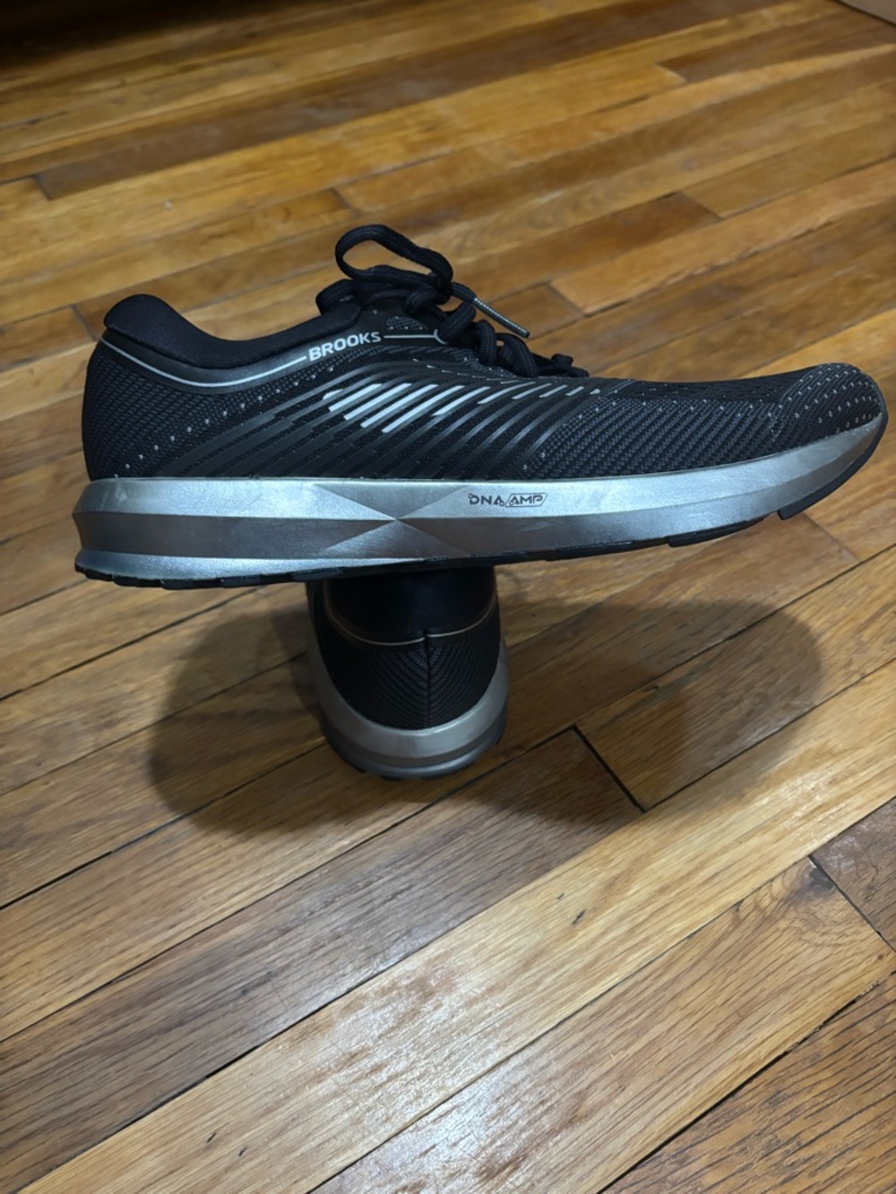 Brooks Men’s levitate Black Running Shoe size 10